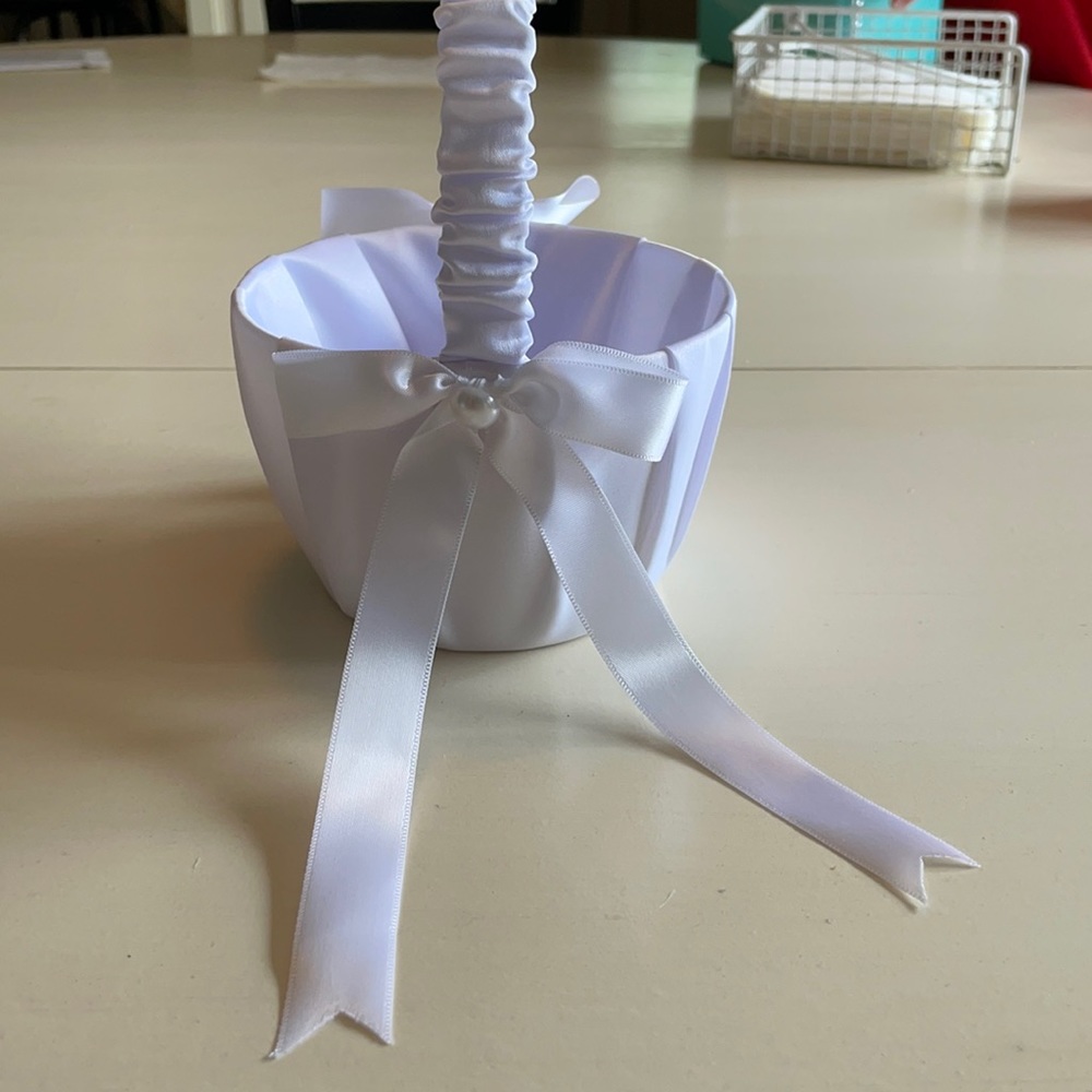 Flower girl basket